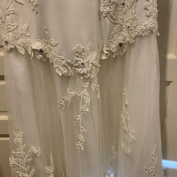 Wedding Dress or Ballgown - Picture 4 of 13